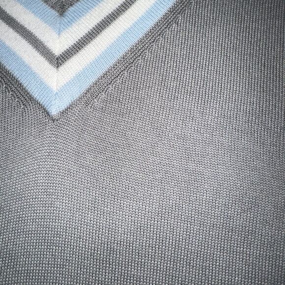 Cotton V Neck - Picture 3 of 4